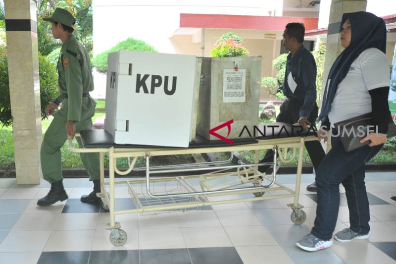 Bawaslu Sleman lakukan pengawasan di TPS keliling pasien COVID-19