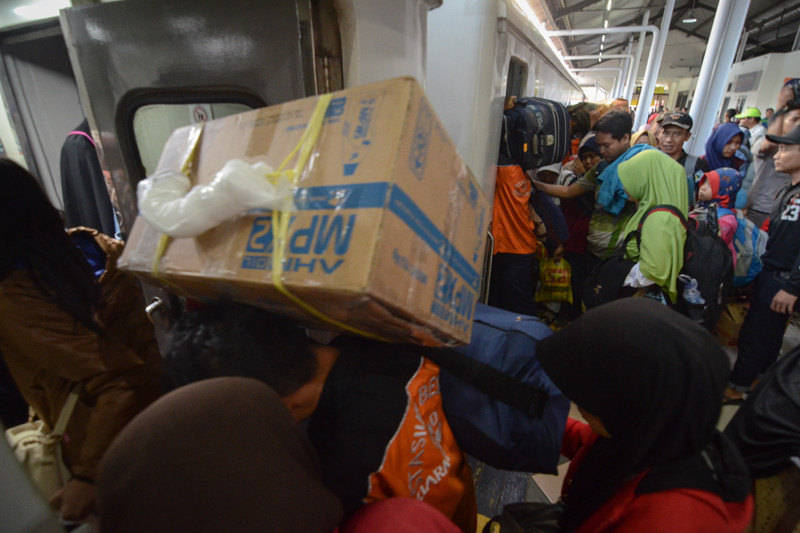 Penumpang keluhkan pelayanan PT KAI
