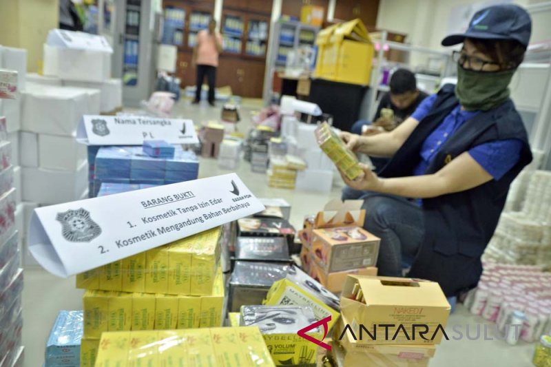 BBPOM MANADO SITA KOSMETIK PALSU RP1 MILIAR