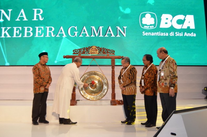 BCA dukung pendidikan berkelanjutan siswa SMA De Britto