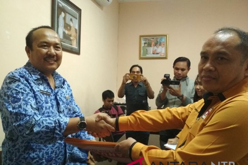 Hanura-PDIP serahkan berkas bakal caleg ke KPU
