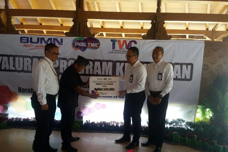 Mitra binaan TWC agar menciptakan cenderamata berkualitas