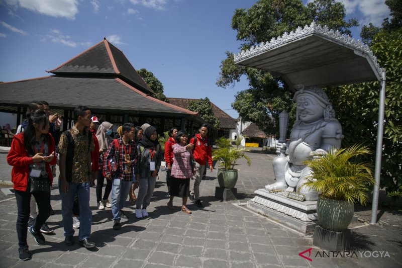 BUMN HADIR - SMN BELAJAR SEJARAH YOGYAKARTA