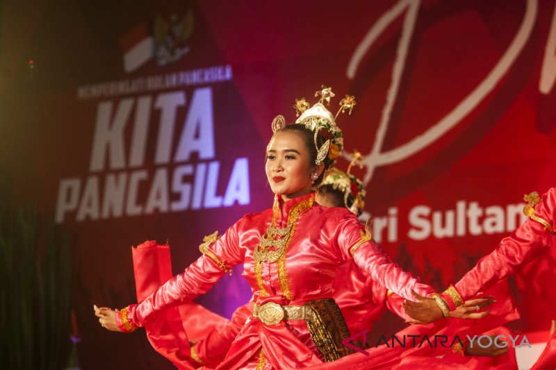 DHAHAR KEMBUL TUMPENGAN PANCASILA