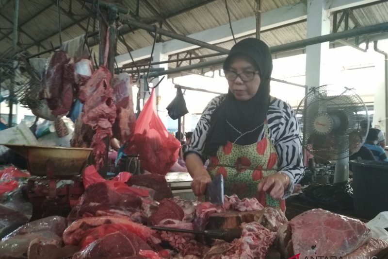 Kebutuhan daging di Semarang naik empat kali lipat