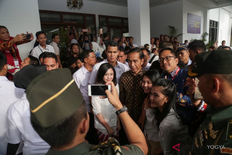 PRESIDEN JOKO WIDODO BUKA SIDANG UMUM ICW