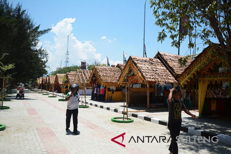 RTH Teluk Palu jadi pusat jajanan kuliner khas