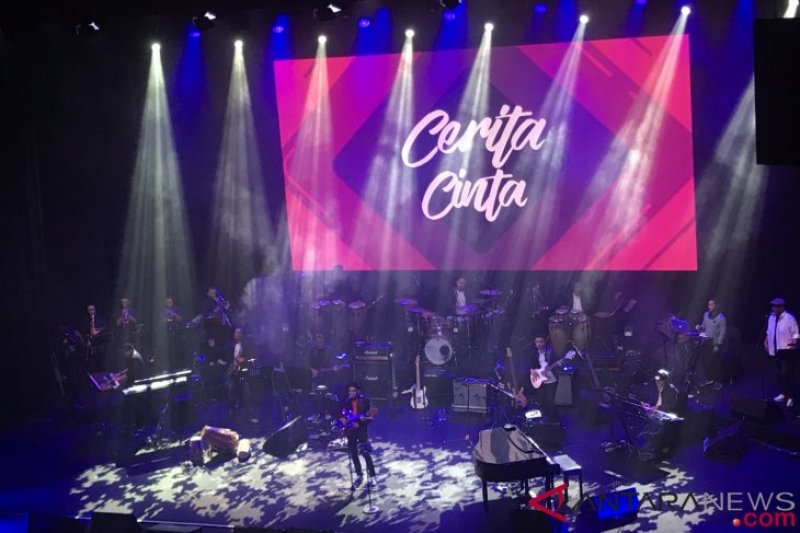 Glenn Fredly berikan sebagian hasil penjualan tiket konser untuk korban Palu