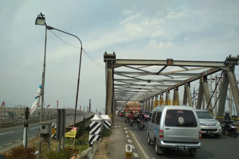 Simulasi penutupan Jembatang Tanggulangin picu antrean panjang (VIDEO)