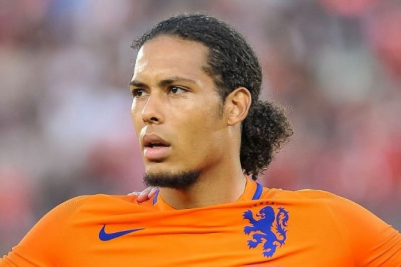 Alasan Van Dijk absen perkuat Belanda