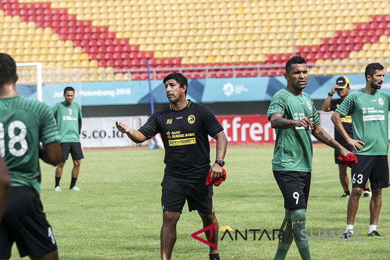 Pelatih Sriwijaya FC pantang "lempar handuk"