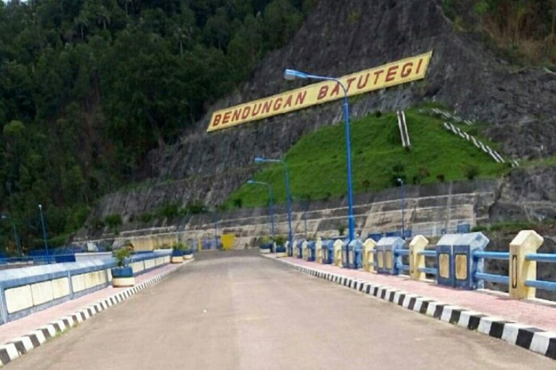 Wisata batu tegi