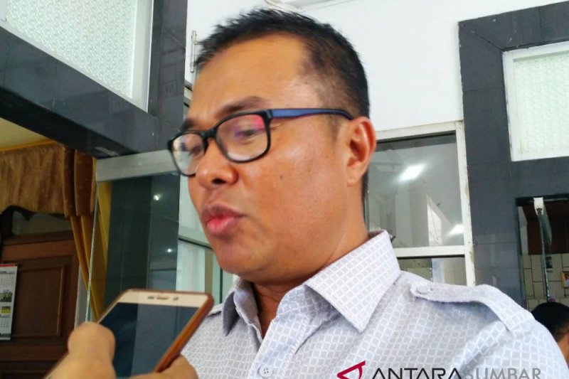 Wabup Abdul Rahman kecewa pengerjaan masjid agung tidak sesuai harapan