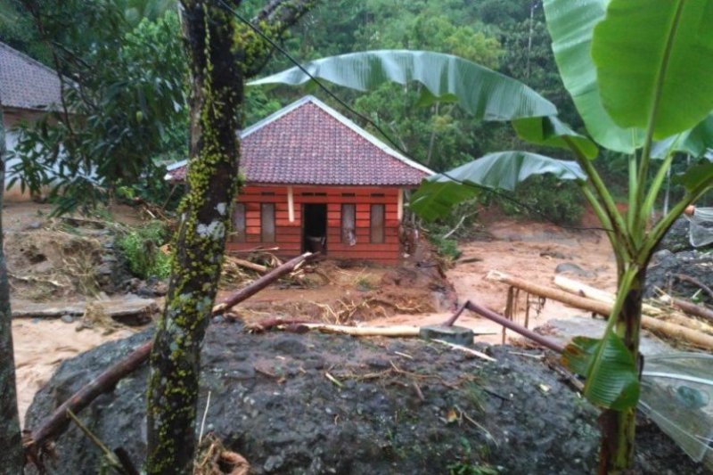 750 keluarga terdampak banjir di Tasikmalaya