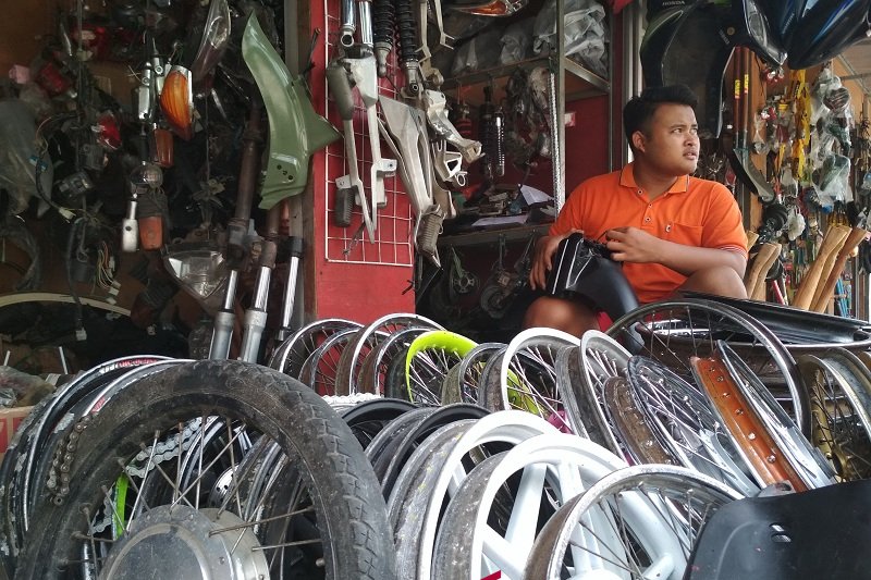 Banyaknya penghobi motor kuno untungkan bisnis suku cadang