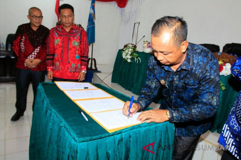 Dprd Kepulauan Mentawai Sahkan Apbd 2019 Antara Sumbar