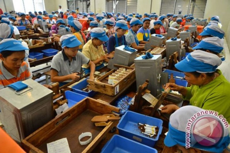 UMK Tinggi Puluhan Ribu Pekerja Karawang di- PHK