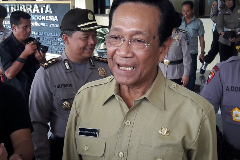 Sultan menduga Hemas diberhentikan BK DPD karena politis
