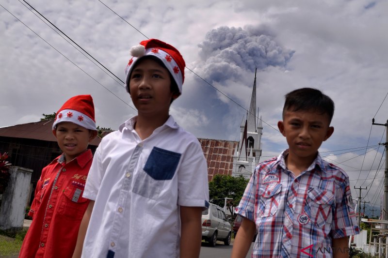 ERUPSI GUNUNG SOPUTAN