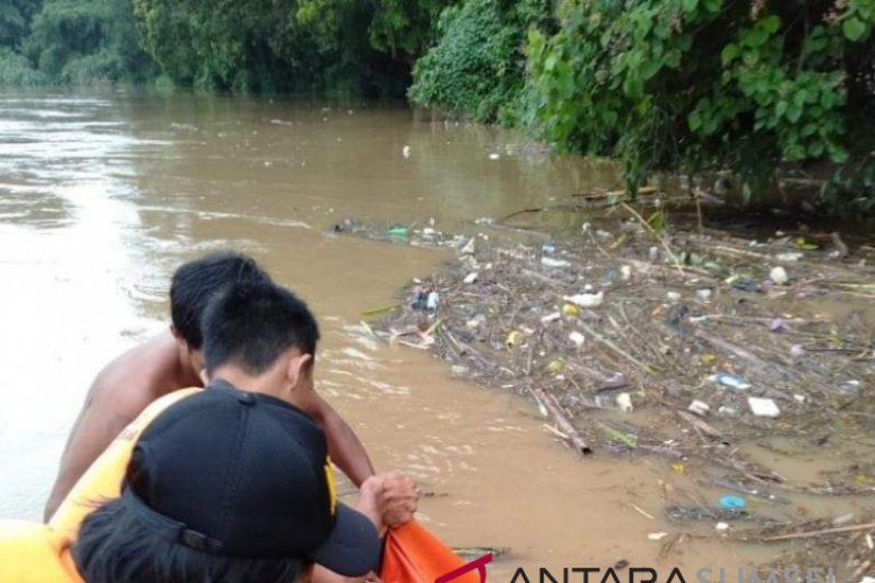 DLH uji sampel air Sungai Ogan tidak tercemar limbah
