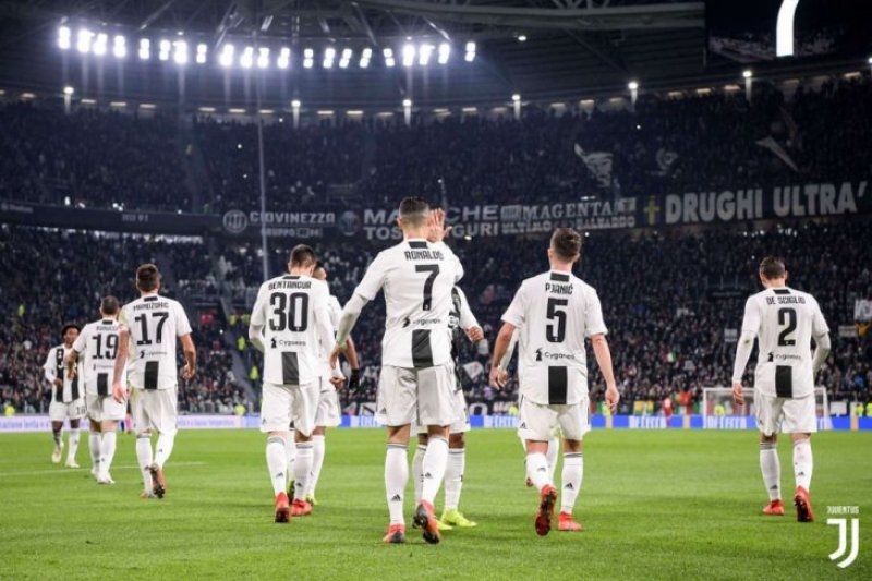 Juventus terus bertahan di puncak klasemen Liga Italia