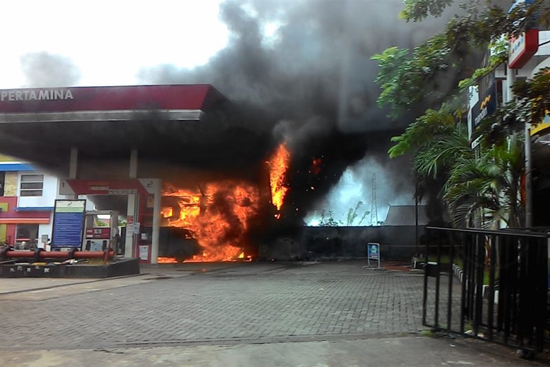 Pertamina tambah pasokan BBM di sekitar SPBU terbakar