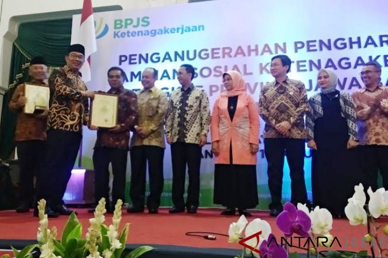5 daerah ini terbaik dalam komitmen pelayanan jaminan sosial di Jabar