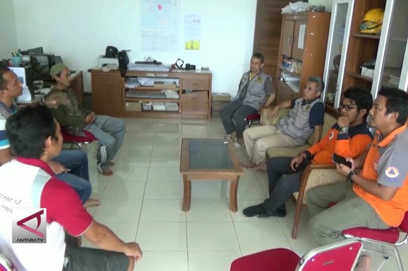 BMKG imbau warga Serang jauhi pantai radius 500 meter