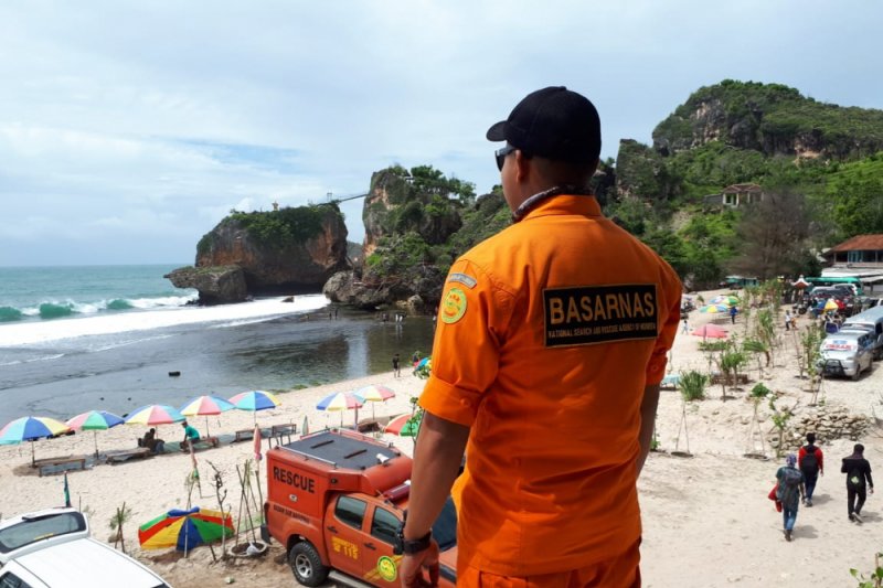 Basarnas Yogyakarta bantu pengamanan wisata Pantai Selatan
