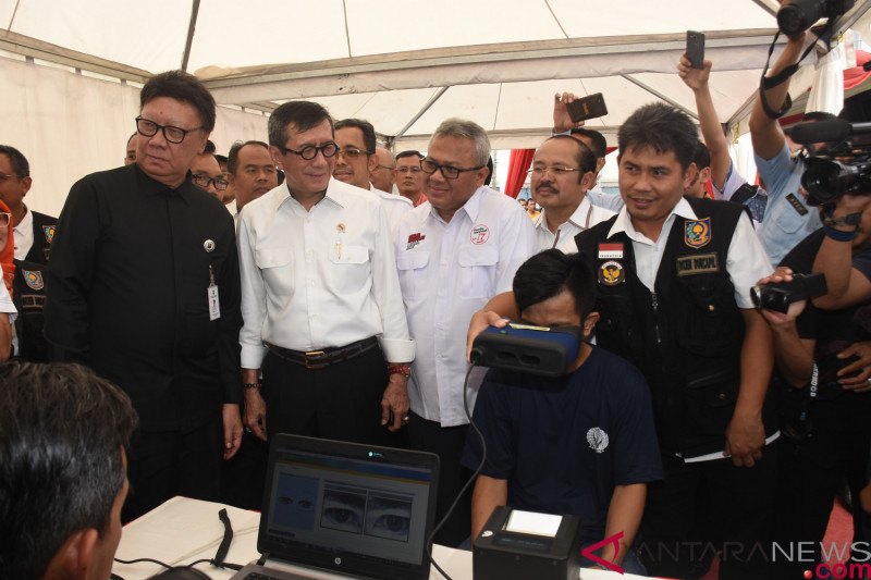 Rekam cetak E-KTP warga binaan pemasyarakatan