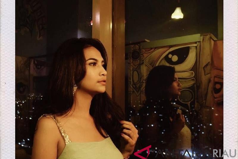 Foto telanjang Vanessa Angel tersebar, pengacara pastikan tempuh jalur hukum