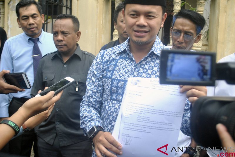 Bawaslu hentikan kasus pose satu jari Bima Arya