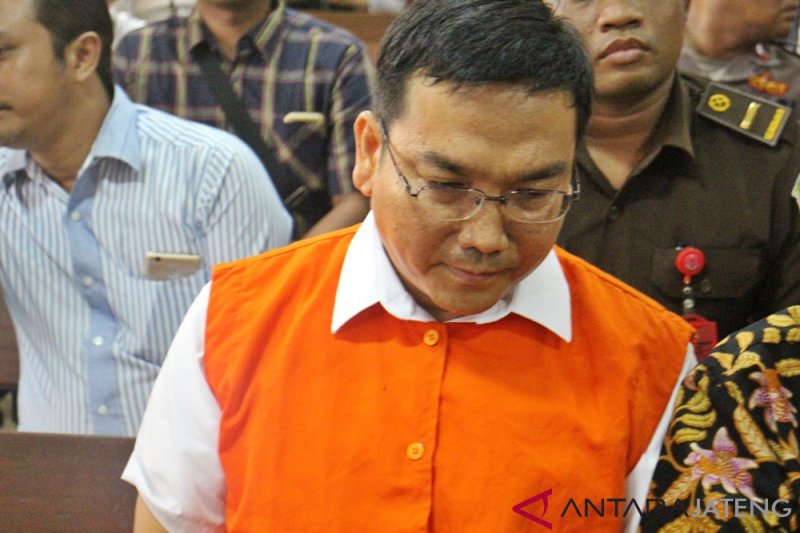 Iwan Adranacus divonis 1 tahun bui
