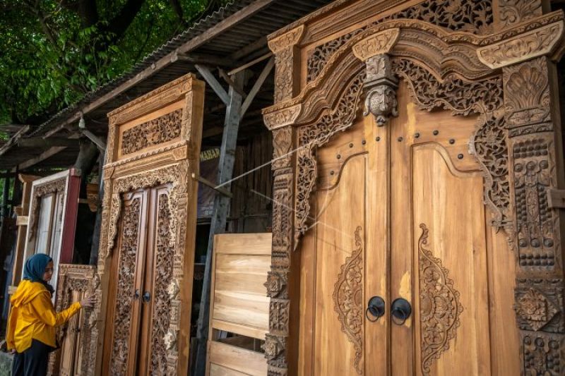 kayu-jati-dalam-arsitektur-jawa-sejarah-filosofi-dan-klasifikasi