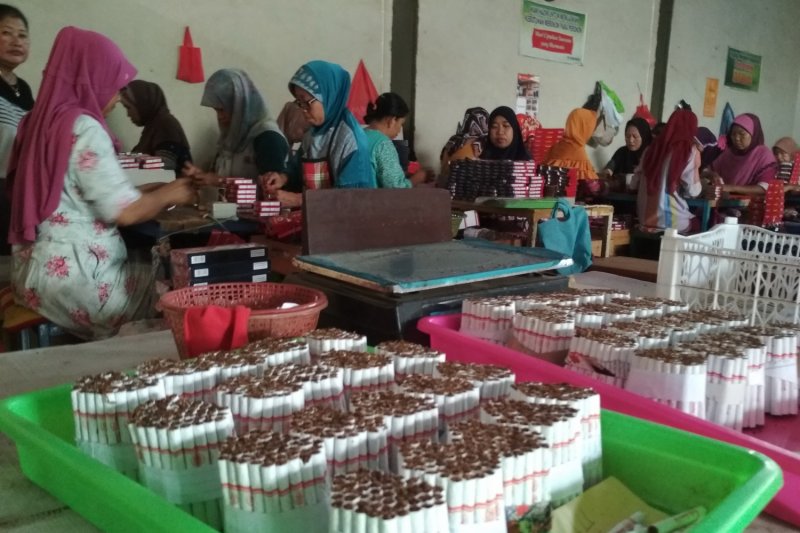 Pabrik rokok terbanyak ada di Kudus capai 57 pabrik