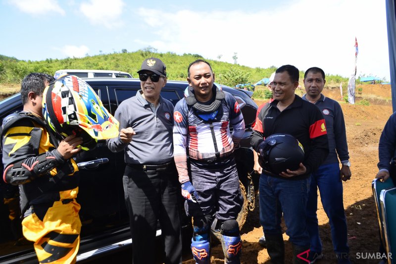 Polisi gandeng generasi muda tertib berlalu lintas melalui "Motocross"