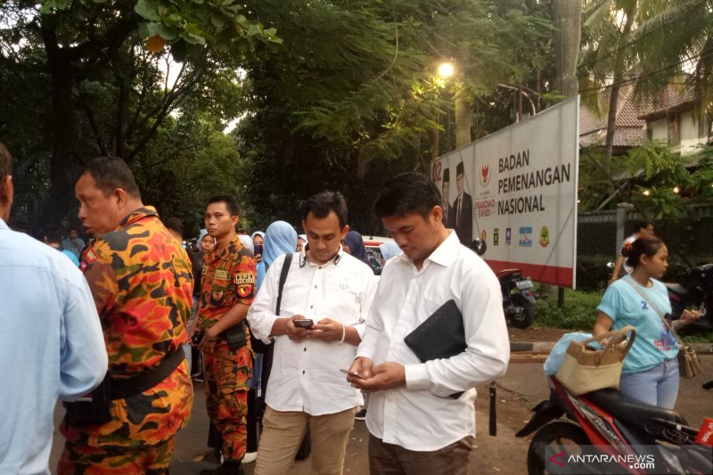 Para Relawan mulai berdatangan ke Pos BPN Prabowo-Sandiaga