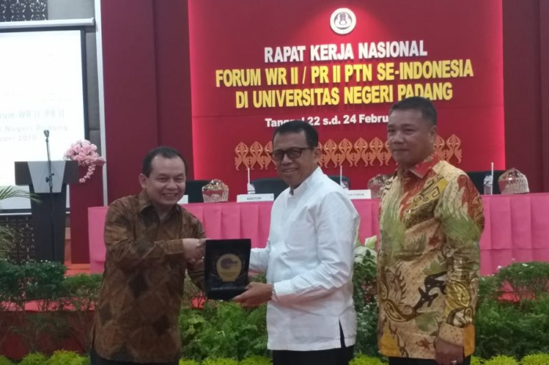 UNP masuk PT klaster mandiri karena berhasil meningkatkan penelitian, data Menristek