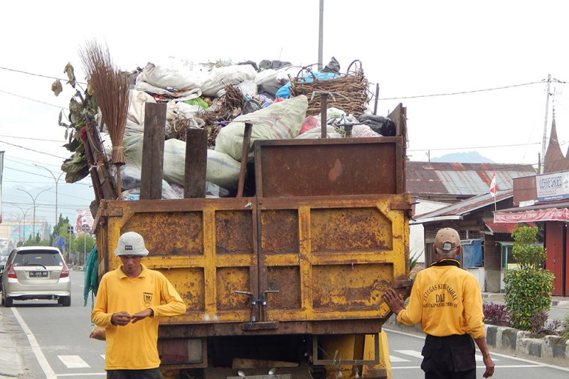 Payakumbuh kaji ulang Perda Sampah