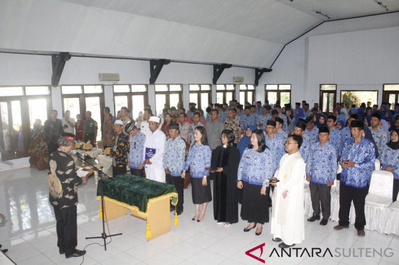 199 pejabat Pemkab Tolitoli diambil sumpah