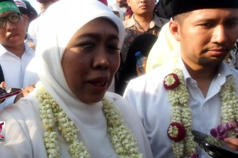 Saat Khofifah dan Gus Ipul berbalas lagu kampanye