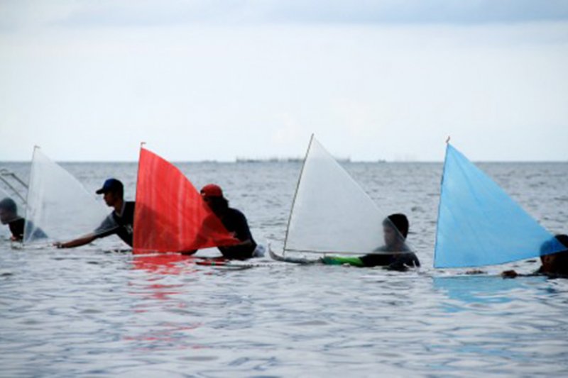 Lomba perahu layar Sandeq mini