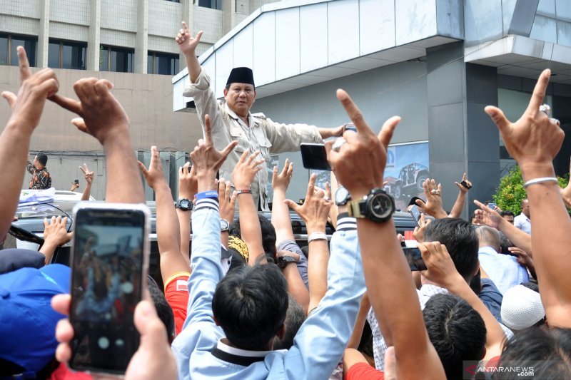 Prabowo Ingatkan pendukungnya kawal suara di TPS
