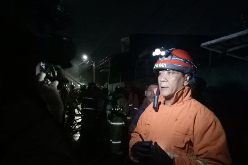 Dua orang menderita luka bakar akibat kebakaran di Lagoa