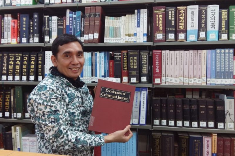 KPK tinggal cerita dongeng di republik ini oleh Azmi Syahputra