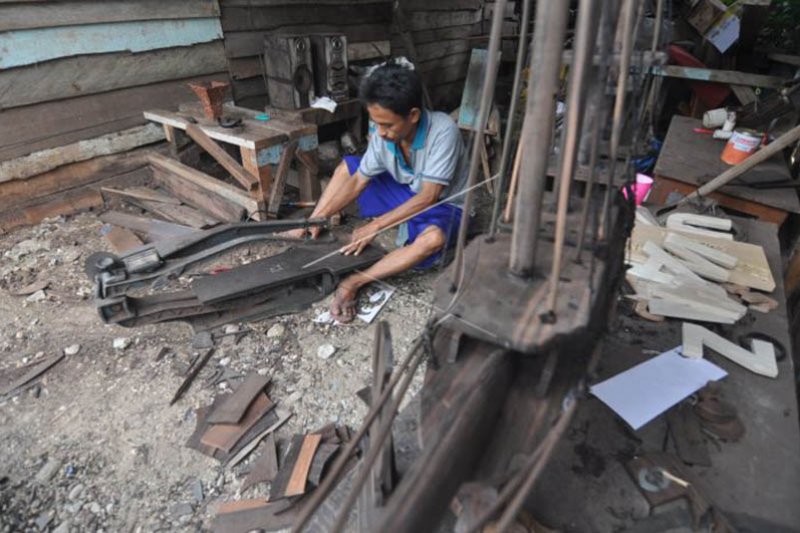 Kerajinan kayu hitam