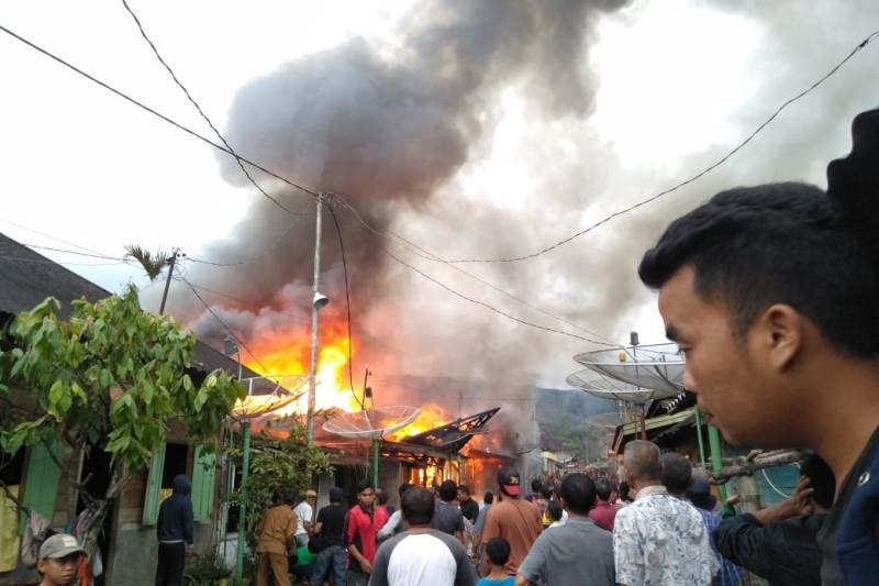 Lima bocah terpanggang di Tapsel akibat sisa kayu bakar