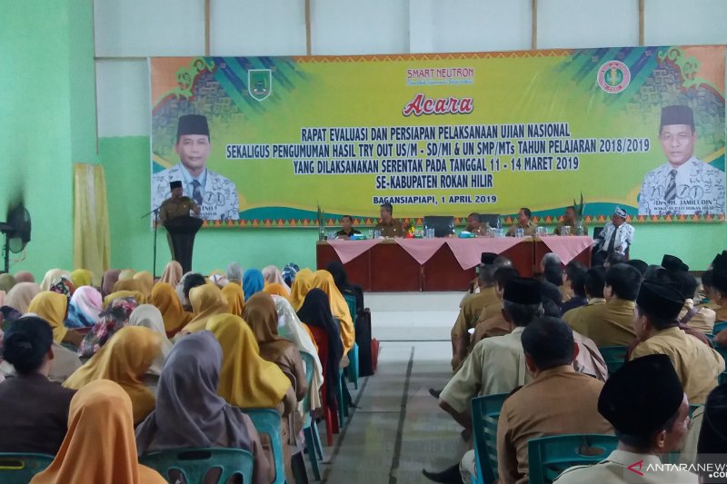 Bupati Rohil kecewa hasil try out UN mengecewakan