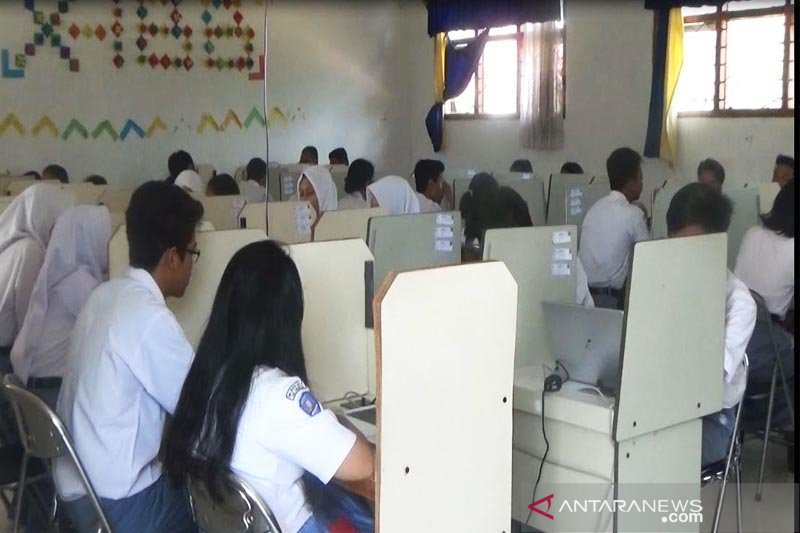 621 siswa SMA dan MA di Lamandau ikuti UNBK