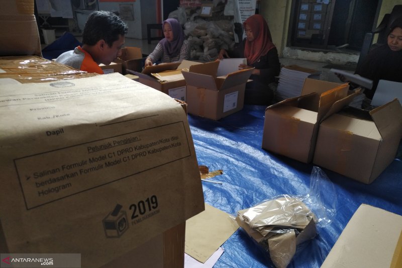 DKPP rehabilitasi ketua KPU - Bawaslu terkait Bupati Mandailing Natal